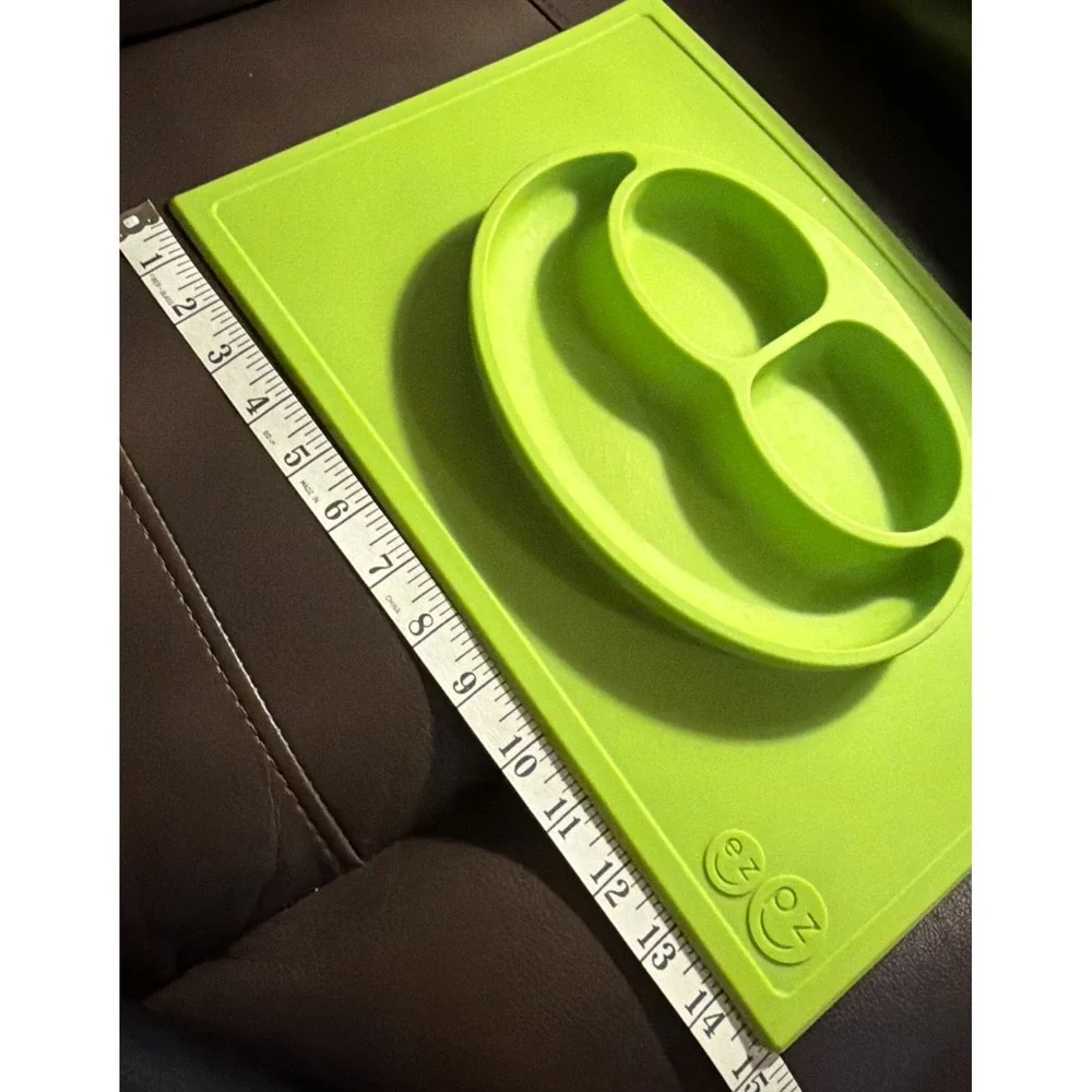 ezpz Green 100% Silicone Suction Placemat/Divided Plate Used